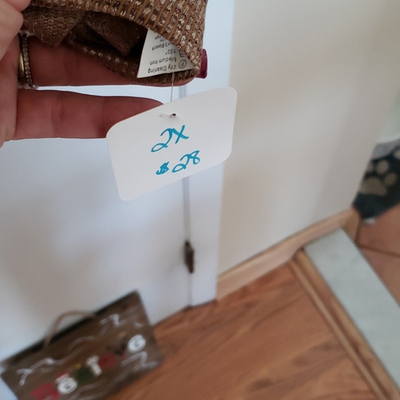 Lace shoulder long sleeve shirt - Picture 4 of 4